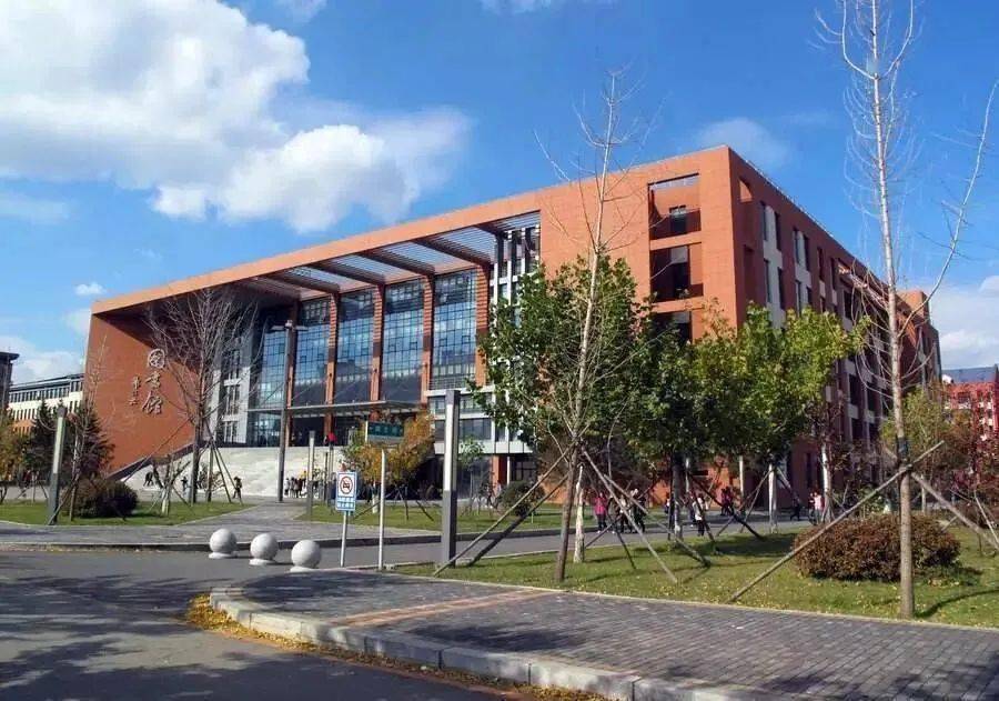 迎新季经管学院拍了拍你说欢迎新朋友的到来