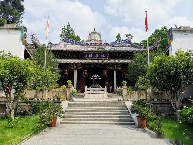 福州距今1115年的古寺,有白如牛奶的砖塔,没门票很安静_寺庙