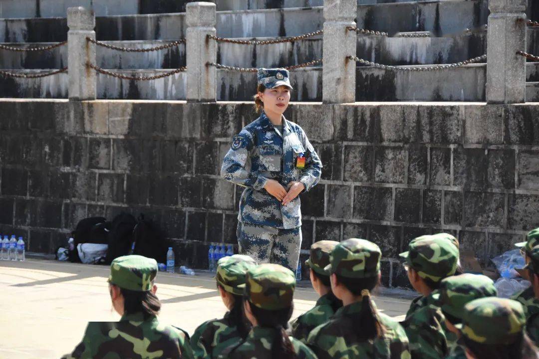 军训特辑丨最美女教官巾帼青春显芳华