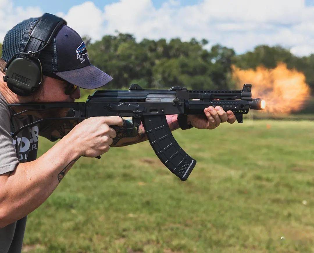 大热武器使用slr公司配件拼装的ak美图欣赏