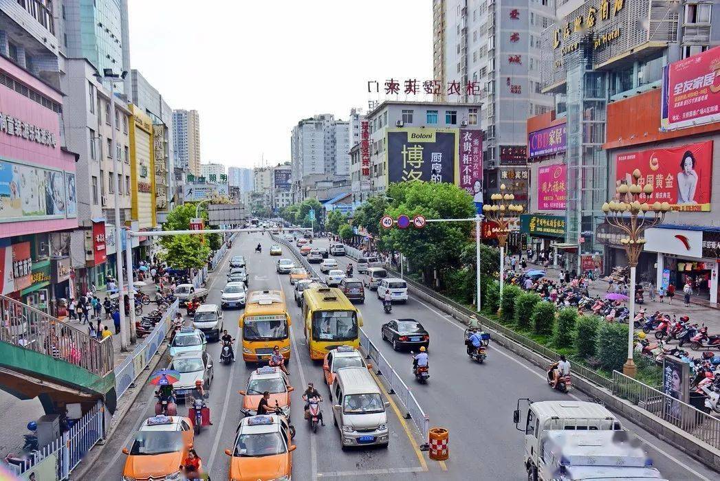 利川新老照片对比变化巨大认得的人都老了