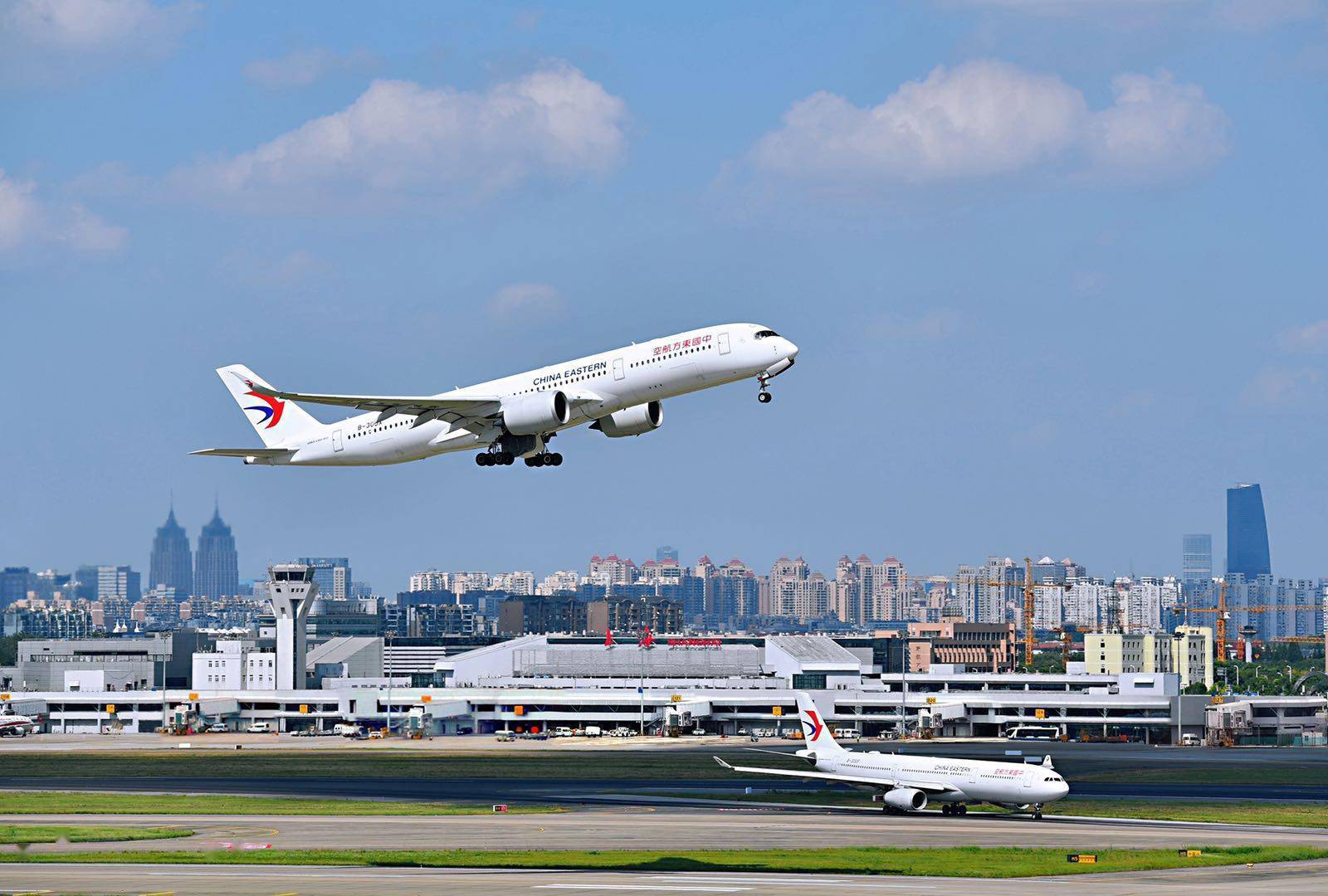 10月12日,中國東方航空集團有限公司(以下簡稱東航集團)在北京宣佈