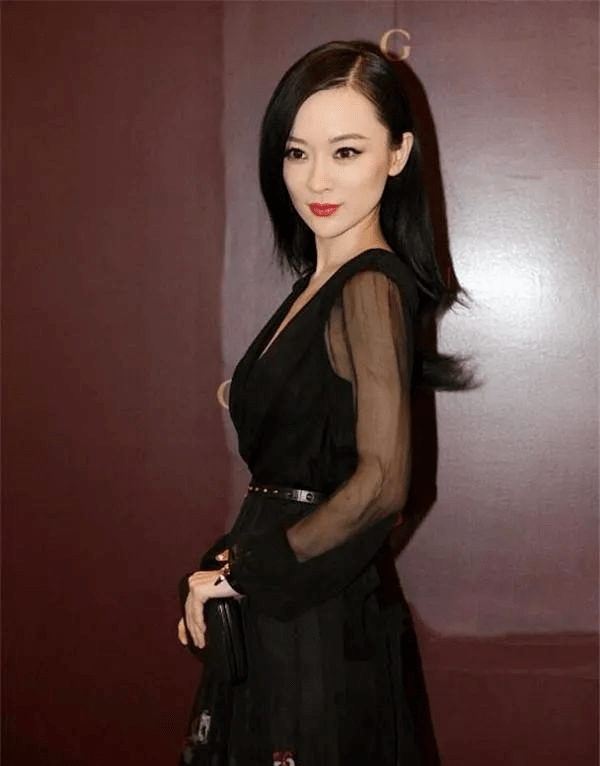 霍思燕早期真敢穿礼服领口开到肚脐眼胸前黑痣很撩人