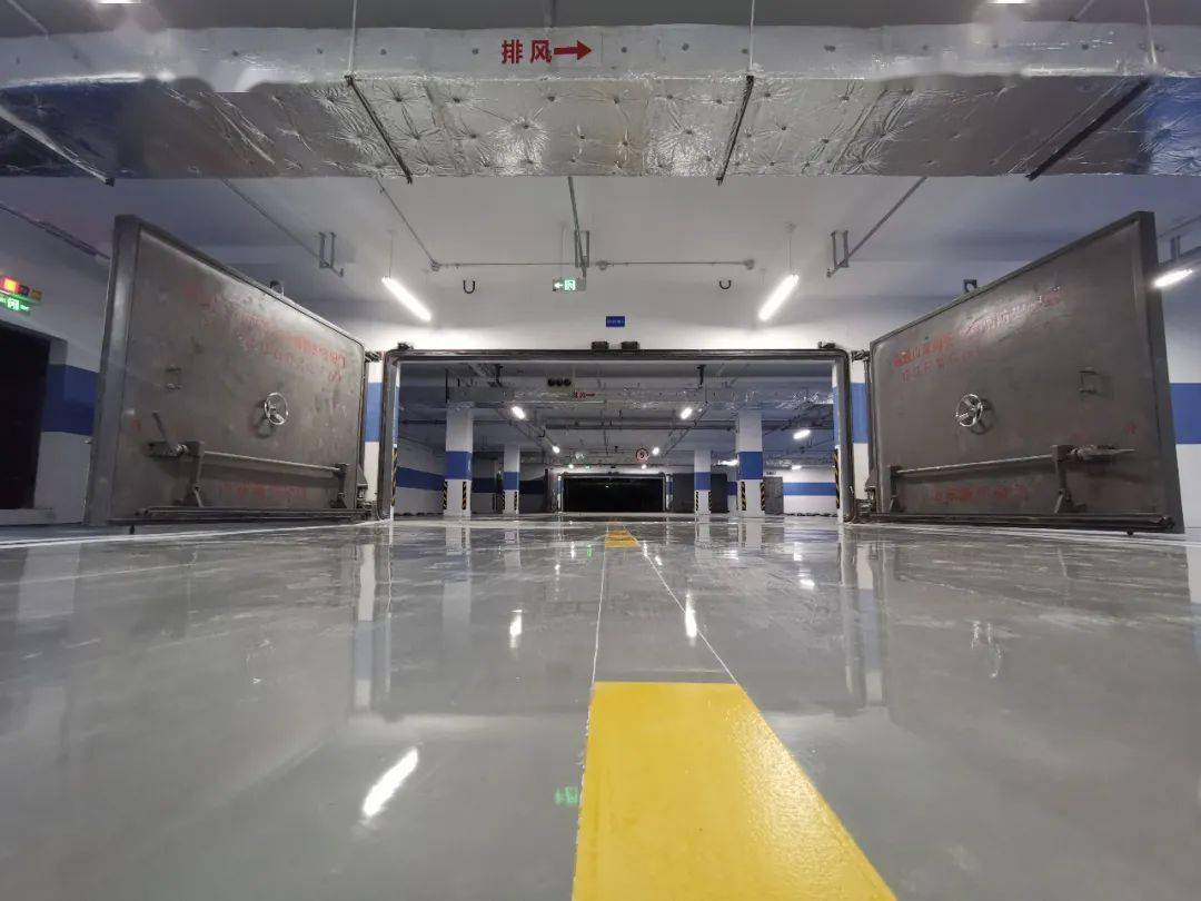 作为车辆通道使用,战时关闭相当于一道坚固的人防墙,内部为防空地下室