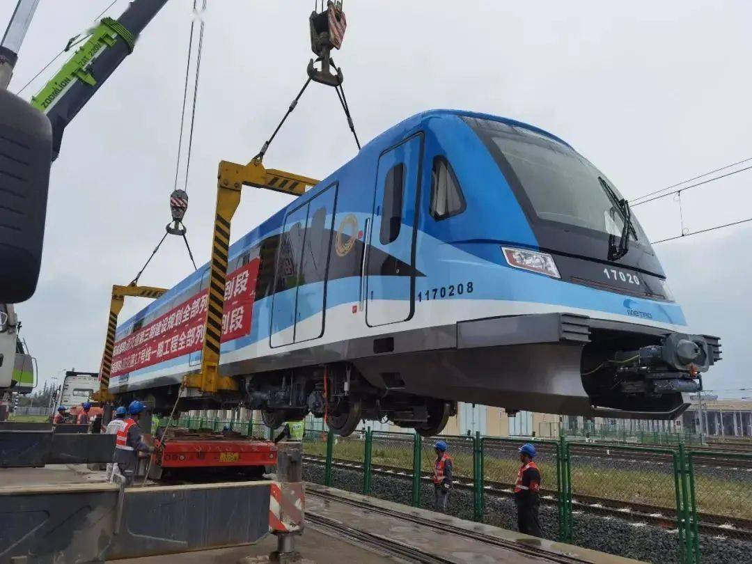 让成都轨道交通添上了一名重要的成员成都地铁18号线通车在国庆前夕