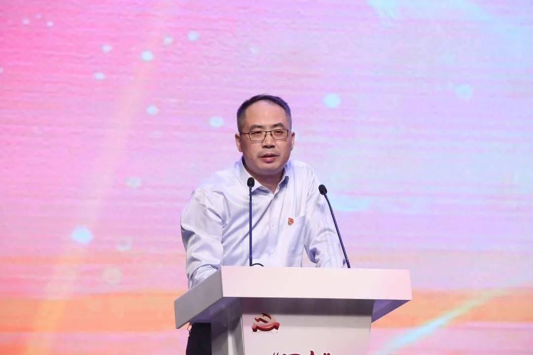 头条践行人民城市重要理念深入推进四史学习教育宝山区