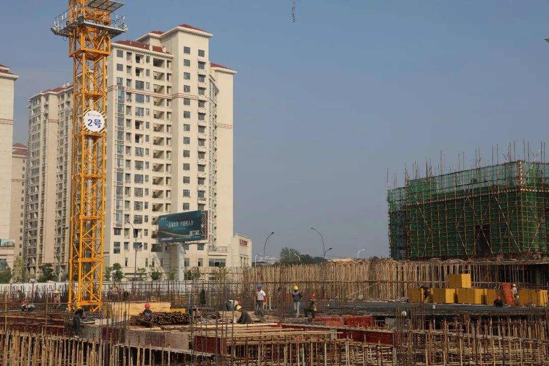 【德安头条】晋喜书记三连县长现场调度万象广场城市综合体(二期)