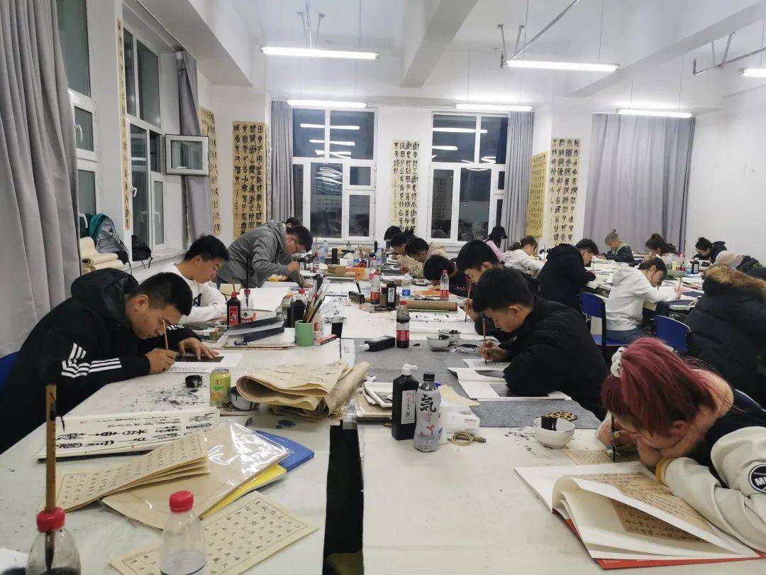 【哈师大美院导生团】美术学院2020级晚课系列—书法篇