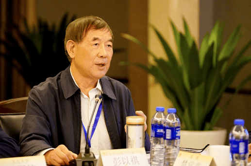 冶金工业信息标准研究院(以下简称信息标准院)副院长秦松首先发表致辞