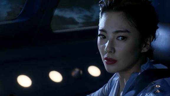 蒸发太平洋:若欣为了能让飞机着陆,放空了油箱,这是最后的机会