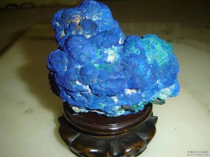 蓝铜矿晶体图片鉴赏
