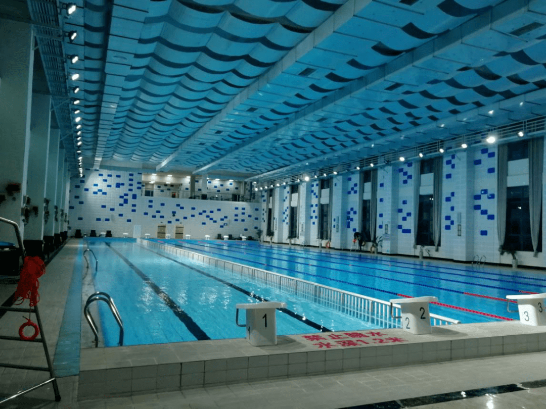重庆恒温游泳池图片