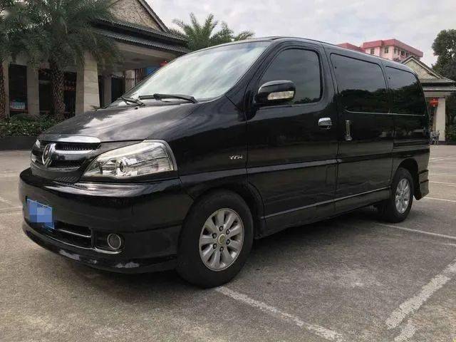 原创问答:为什么面包车很少有黑色的?