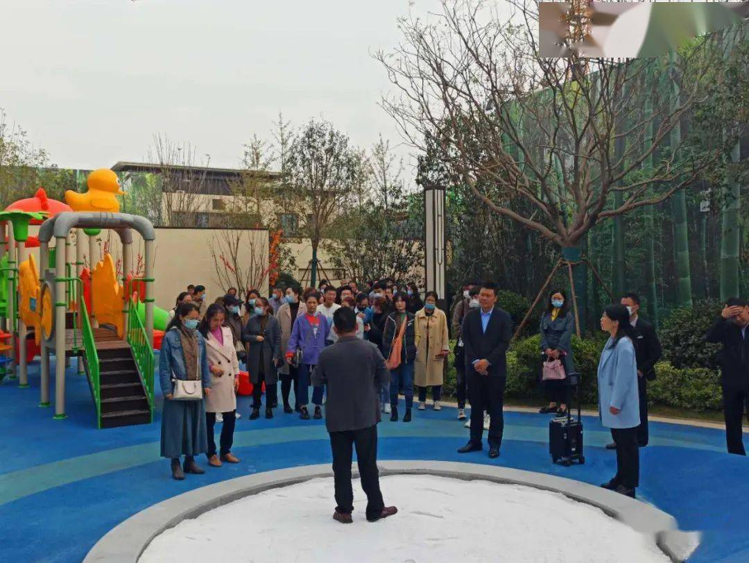 市融媒体中心组织员工到新城控股集团肥城吾悦华府项目部参观学习