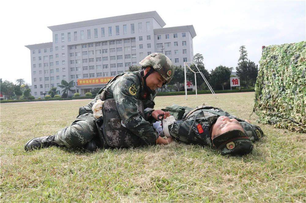 卫勤战场战味足战伤救护砺精兵