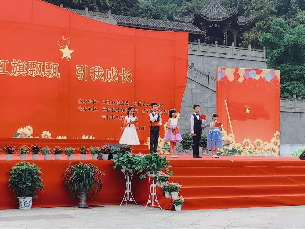 王子昂是  丹棱中学2019级5班的学生  13岁的他 活泼乐观,兴趣广泛