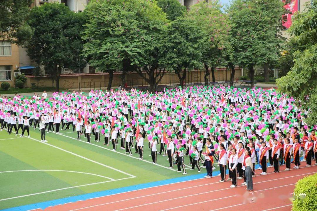 学习抗疫先锋 争当新时代好队员 —— 闽侯县实验小学开展纪念建队71
