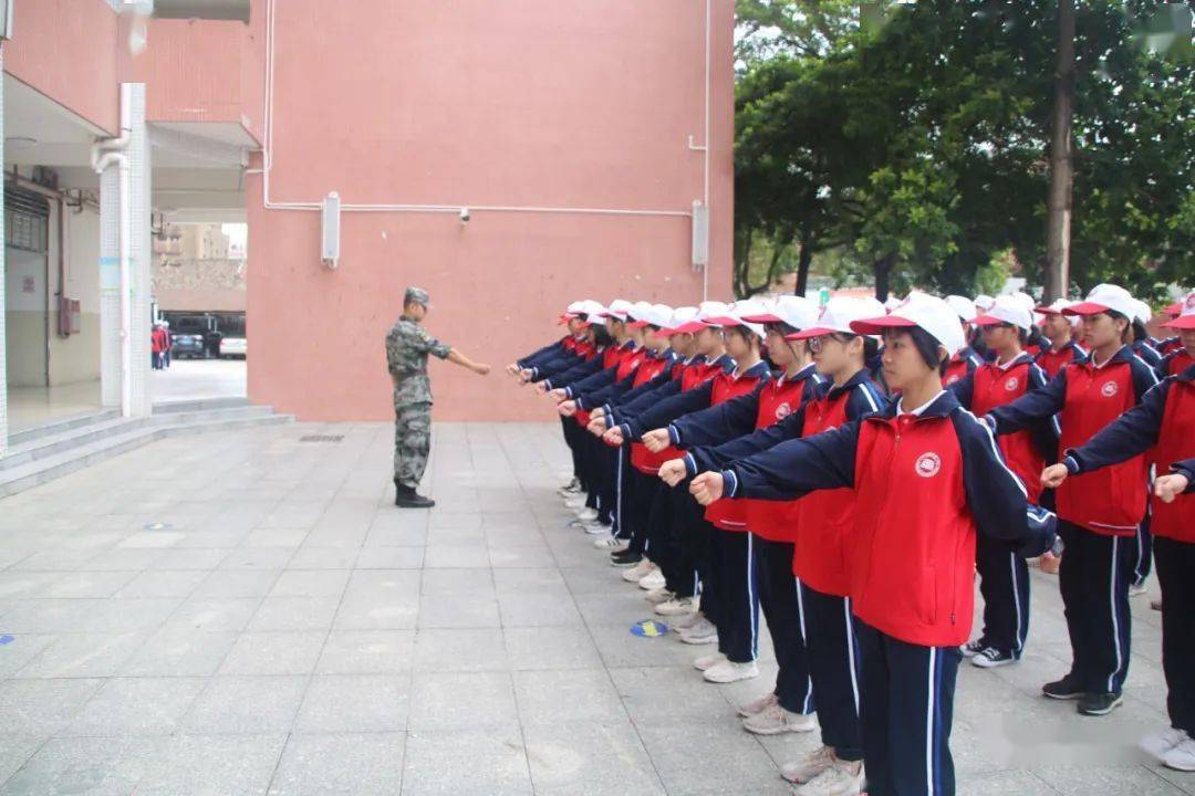 着青春与倔强十月的花都军训路上的时光广州花都一中2020级高一新生