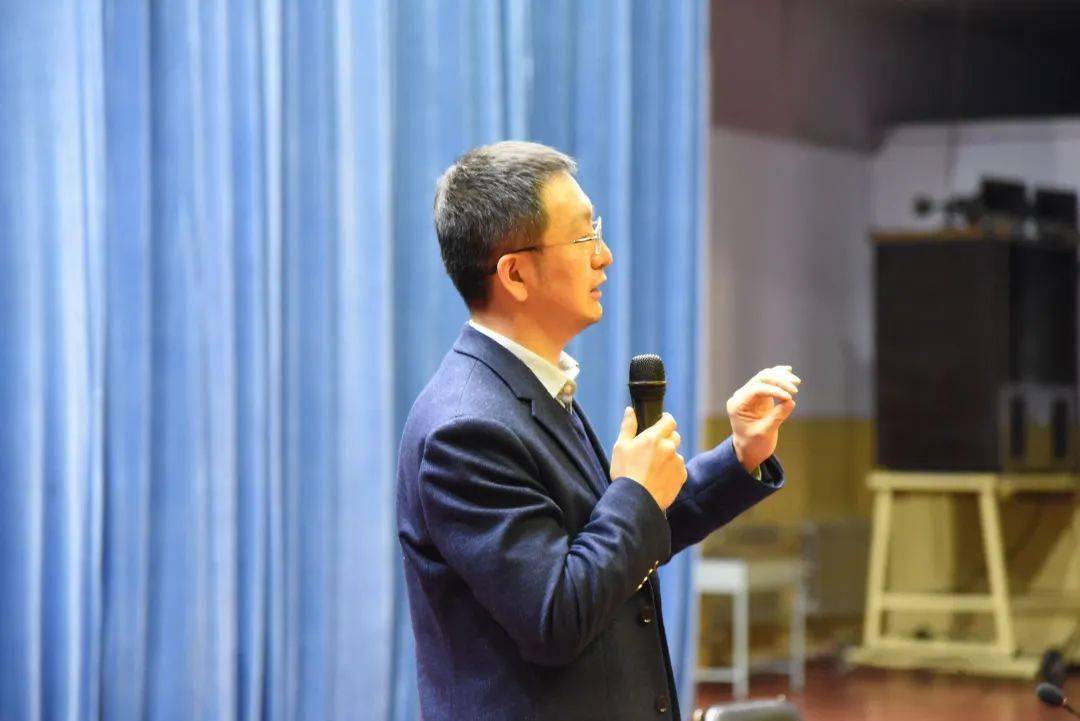 以"最美医生"为榜样,我们都是追"星"人_王海强