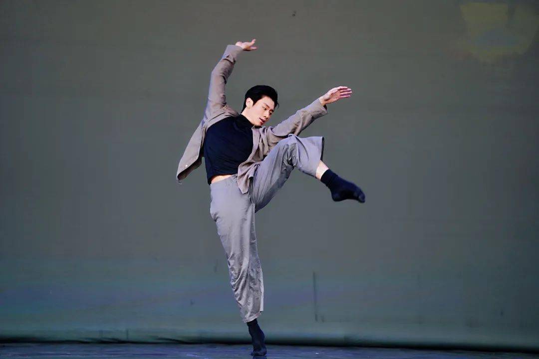 爱情的涟漪,恰如水之波纹,正如三人舞《涟漪》(舞者:谭一梅,宋雨,孙放