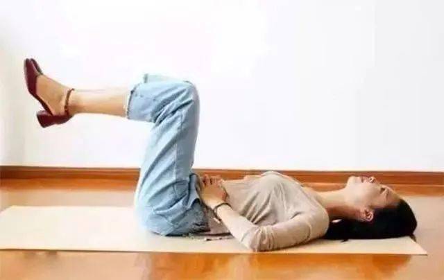 抬脚功的方法,简单易学