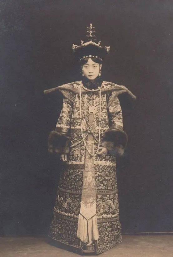 末代皇后婉容内心矛盾的女人过不好这一生