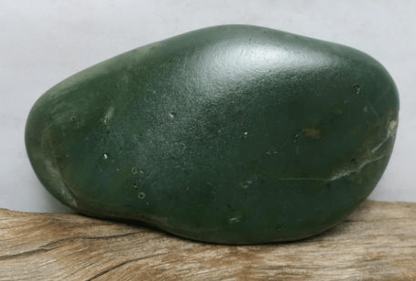 和田碧玉籽料现在值钱了小家碧玉变成了金凤凰