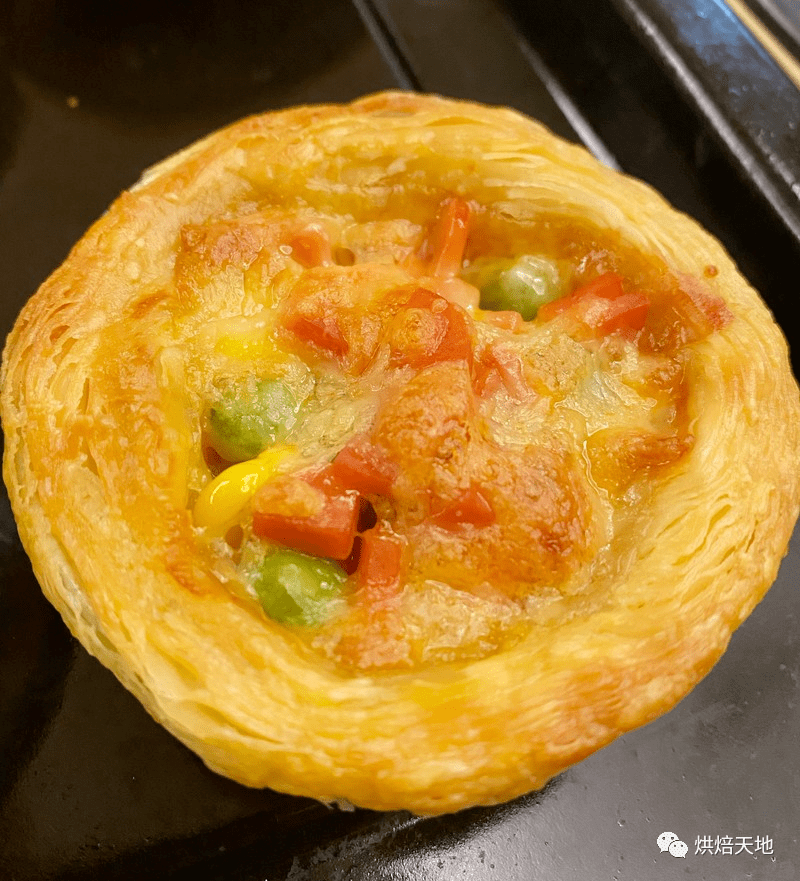 用蛋挞皮制作的迷你披萨快来感受一下