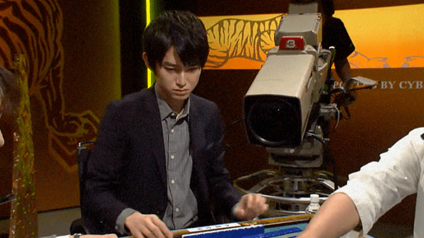 本乡奏多爱打麻将这件事估计关注日本演艺圈的很多朋友都知道.