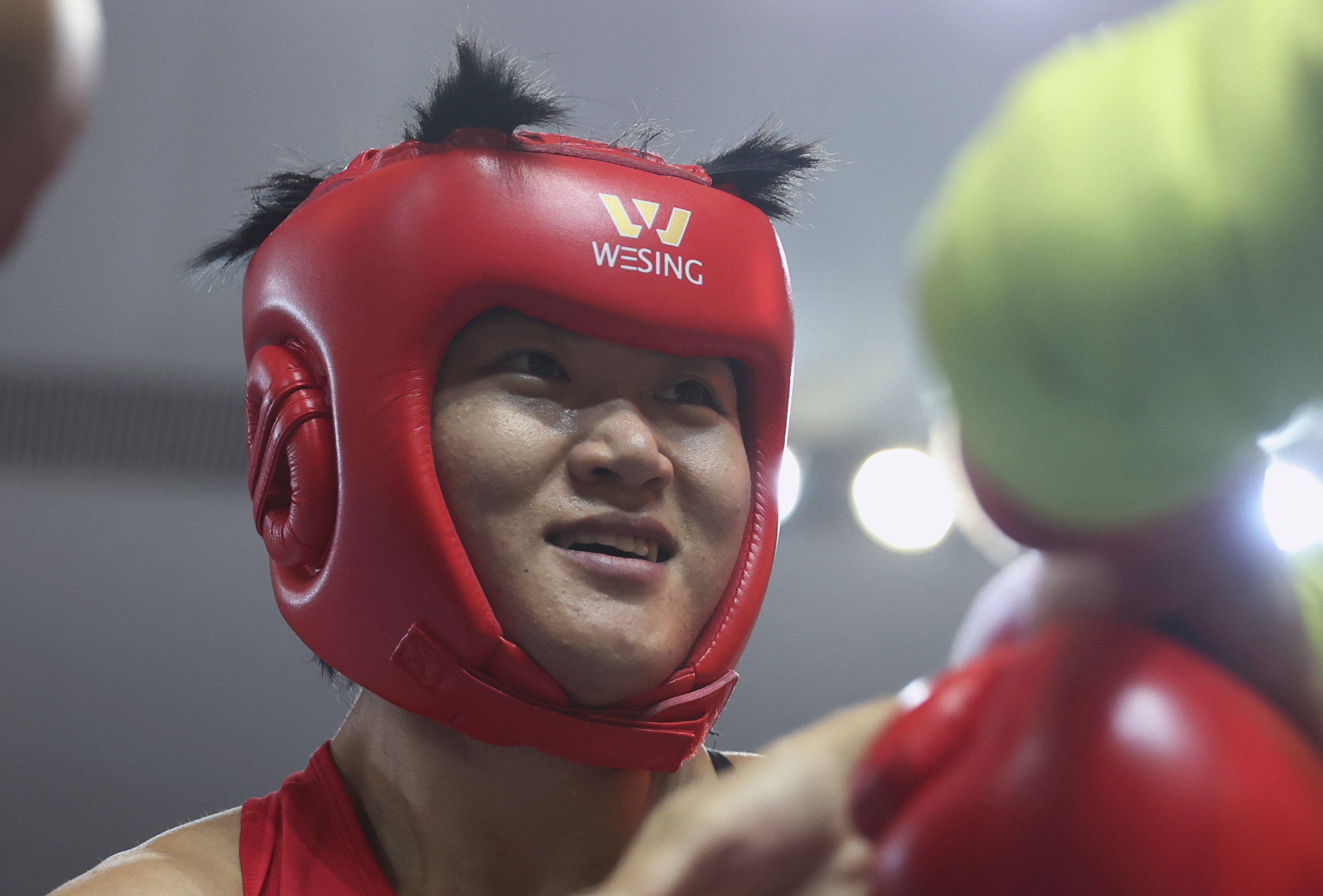 拳击——全国女子锦标赛:谷红晋级决赛