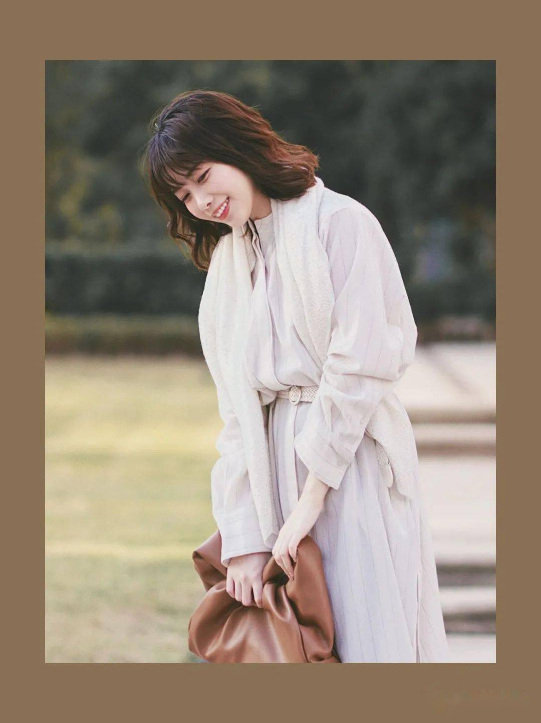 今年秋天流行时髦又惬意的叠搭风