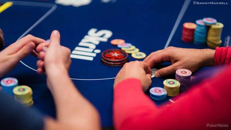 习惯更宽的范围德州扑克按钮位置的打法