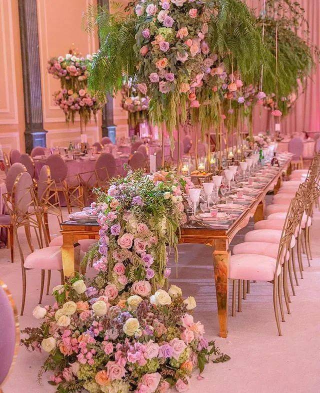 宴会花艺这样布置甚是大美