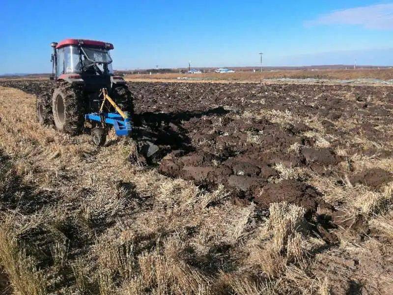 进行各茬口的整地工作,做到水田黑色越冬100%,玉米茬,大豆茬100%起垄