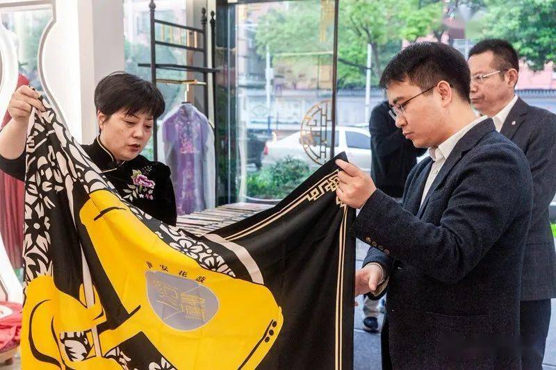 海安市副市长卢林率队视察指导印象三塘文创精品馆