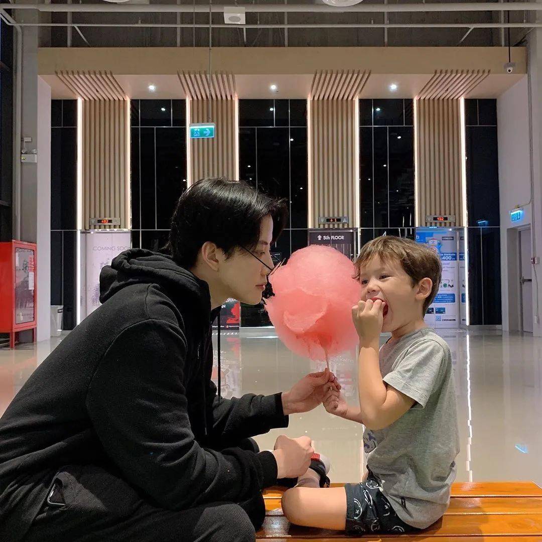 继提出上诉又妥协后期待一整年的mike终于和儿子见面了