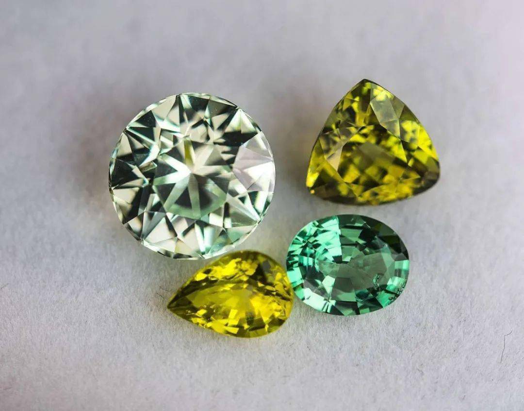 宝石切工选素面好还是刻面好