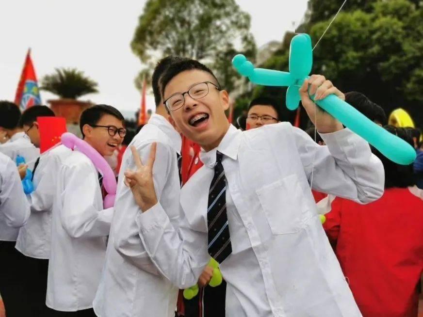 十月盛典 青春华章 ——秭归一中第十五届体育艺术科技节开幕