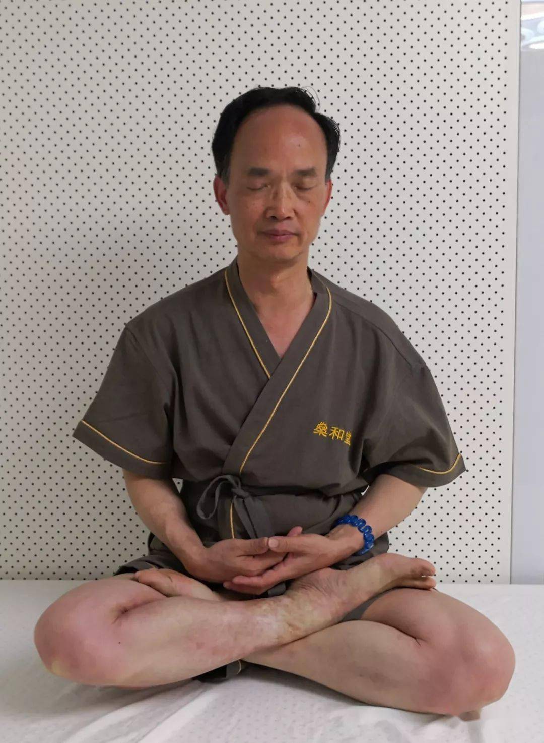 双盘打坐第800天在疫后建设工作中坚持每天打坐练习