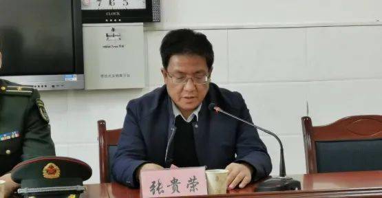 向会宁一中捐赠扶贫助学金,会宁一中副校长周富贵接受捐赠