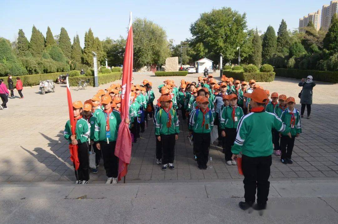 —水月寺小学举行参观红色教育基地远足活动