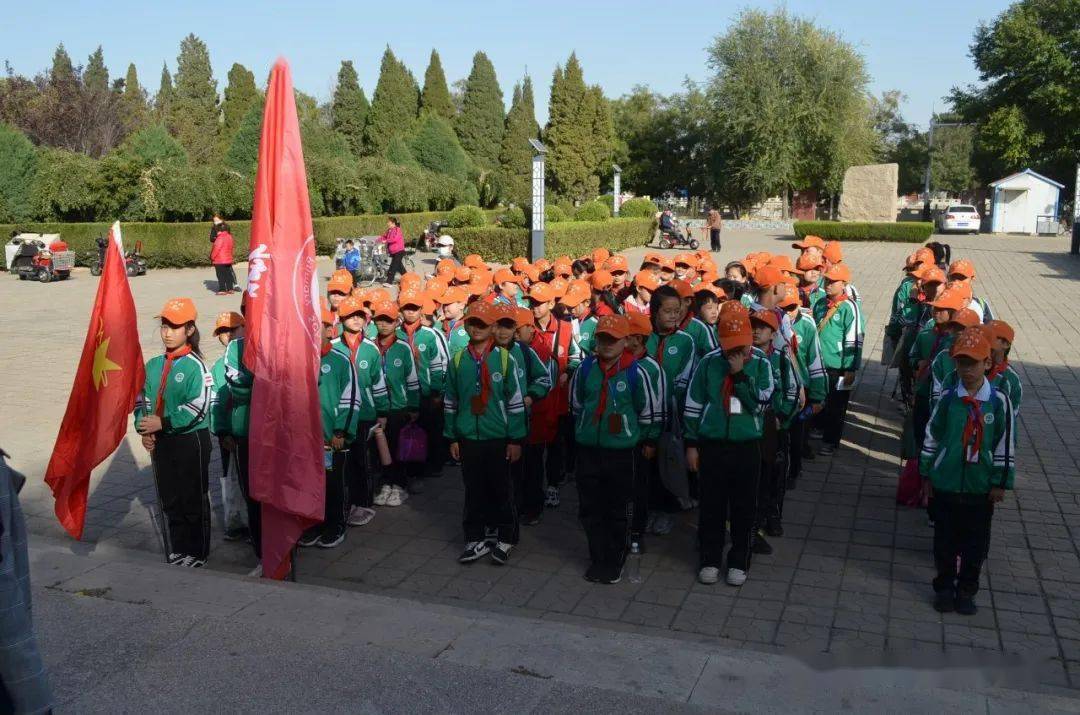 —水月寺小学举行参观红色教育基地远足活动