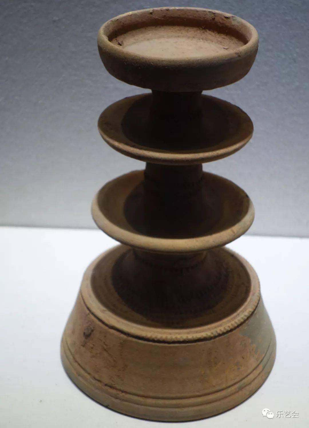 光焰中的多枝灯:油灯博物馆灯系列展示之三