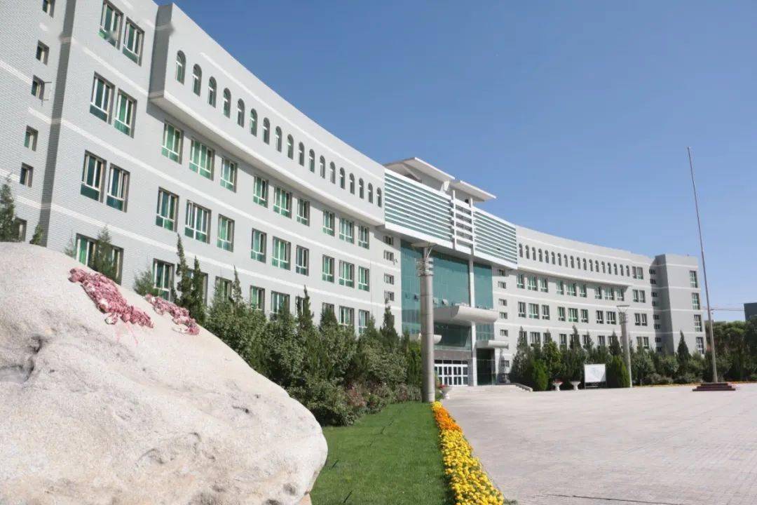 第二师华山中学欢迎您