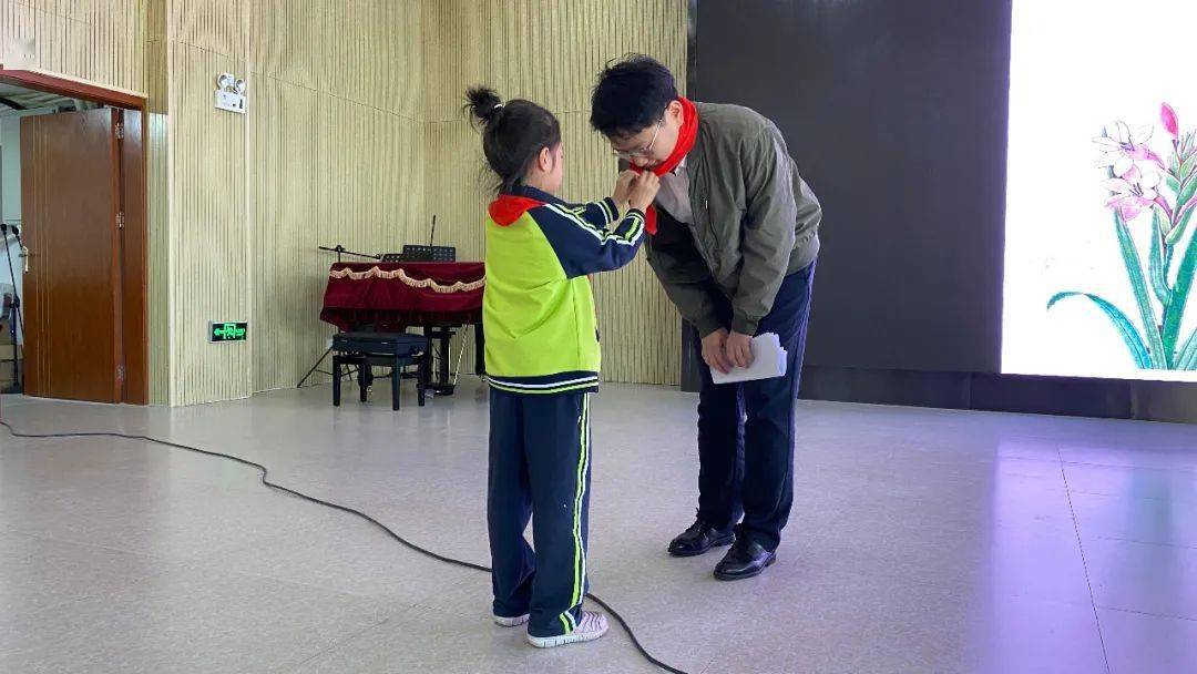 走进抗疫典型从小学做先锋2020年叠彩区新时代文明实践活动在城北小学