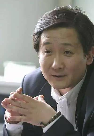 扮演贾志新的梁天跟这个角色非常像,他出生在一个高级知识分子家庭