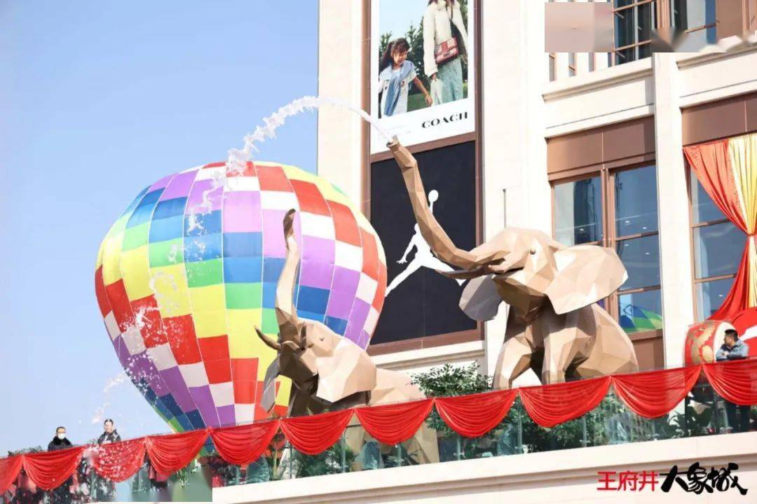 大象城旗舰店总建筑面积13万平方米,商业面积10万平