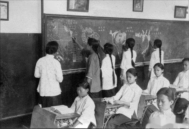 民国女生是什么样子1920年北京汇文学校老照片为你展示