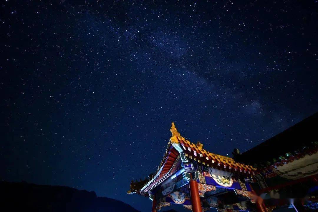 轻敲生活的切换键 按下城市的播放键——阿城