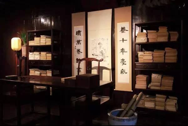 以下为图文 在以文为业,以砚为田的读书生涯中,书房既是中国古代
